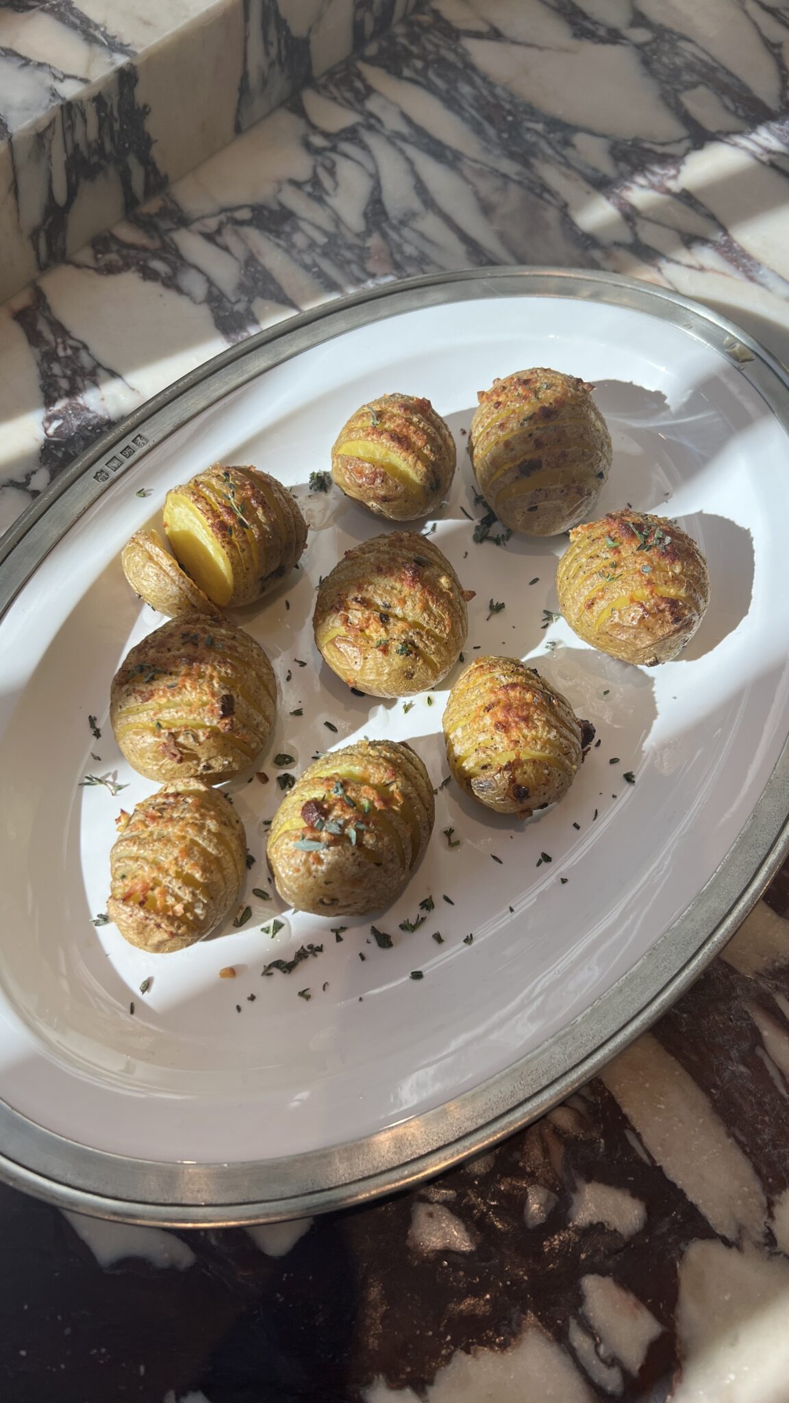 Delicious Garlic Parmesan Hasselback Potatoes