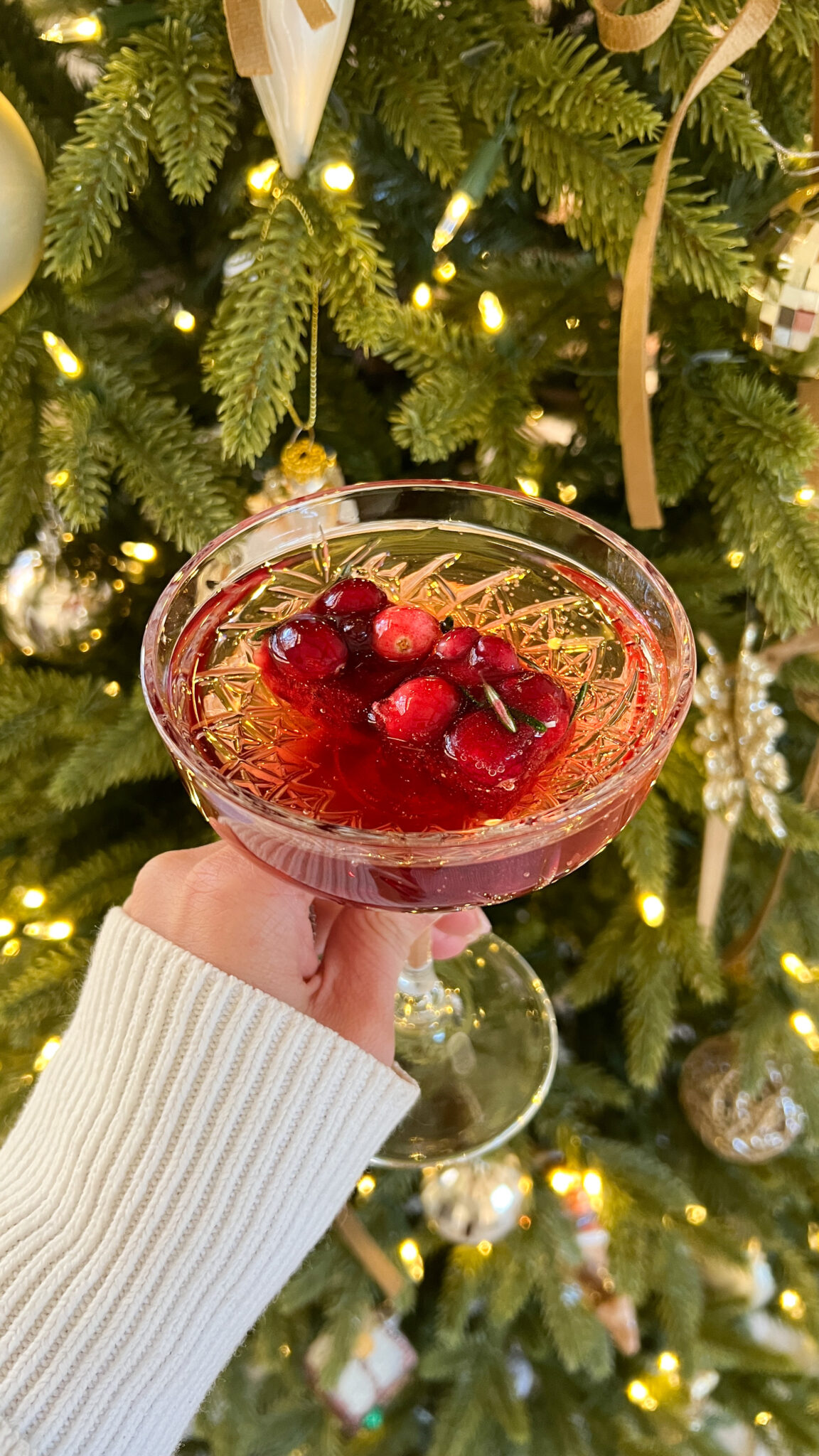 Holiday Pomegranate Mimosa (Easy Cocktail Recipe)