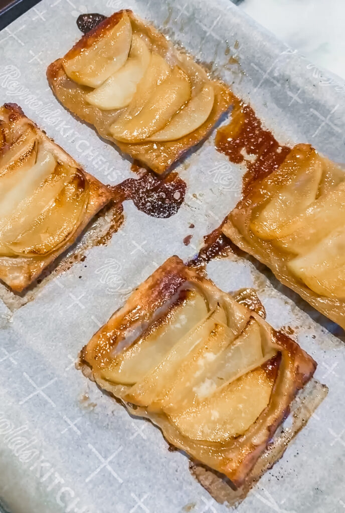 Delicious And Easy Apple Tarts 